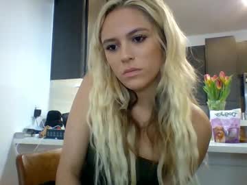 girl
        skyelynnxo cam image #6518209
