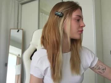 girl
        cyberheart_ cam image #6609121