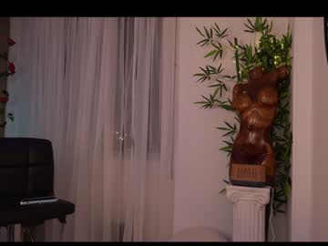 girl
        _lady_di cam image #710385