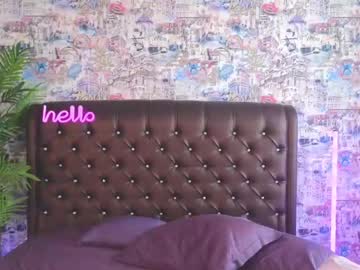 girl
        angelina_new cam image #4624481