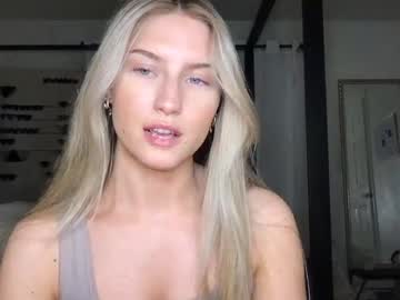girl
        thezabrina cam image #1493454
