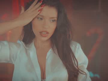 girl
        rougeoud cam image #3159331