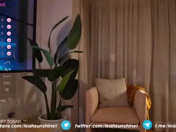 girl
        leahsunshine cam image #2519226