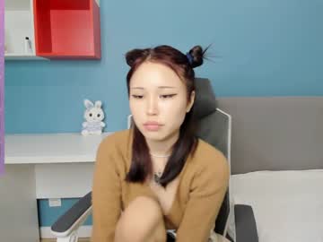 girl
        little_yena cam image #3524672