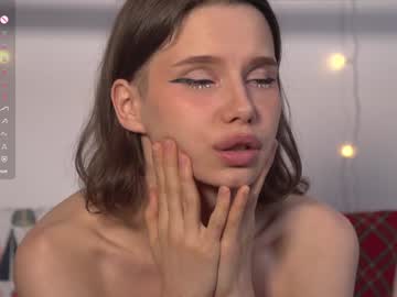 girl
        happynewdear cam image #5884514