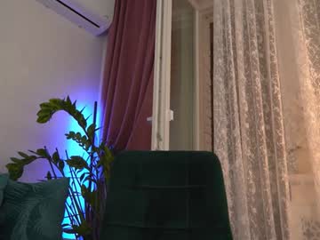 girl
        sweety_rinushka_ cam image #4428556