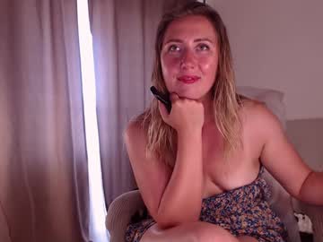 girl
        foxydiamond2020 cam image #4317659
