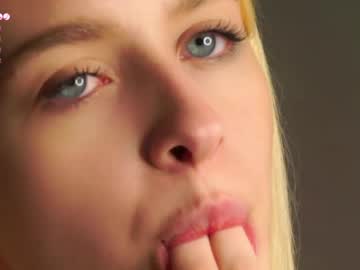 girl
        lunnadew cam image #6768362