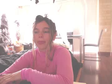 girl
        kendalltyler cam image #5258400