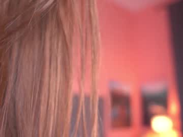 girl
        ammysky_ cam image #4376015