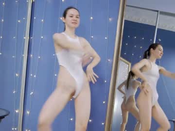 girl
        kriskras__ cam image #1137340