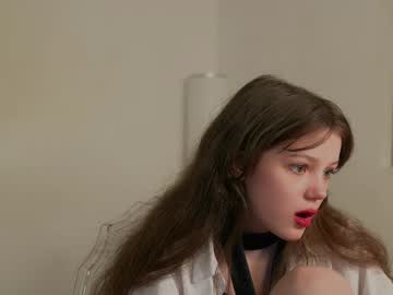 girl
        ur_mary_ cam image #6651575