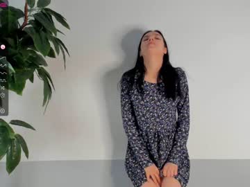 girl
        sixkiks cam image #1208171
