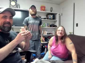 couple
        hardworkertn cam image #3553514