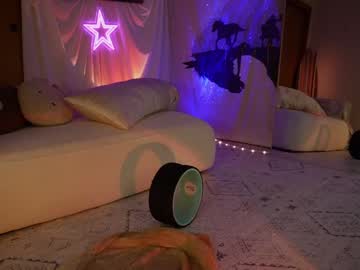 girl
        lucy_gooosey cam image #6821914