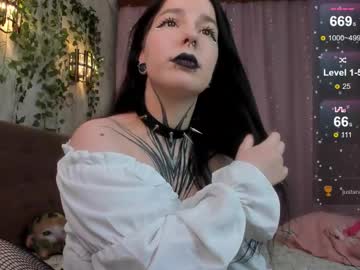 girl
        vivi__squirrel cam image #6563328