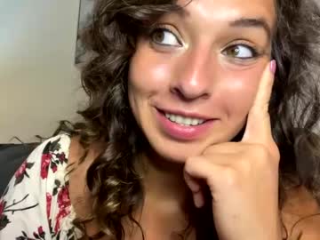 girl
        straightoutthetrailer cam image #4367170