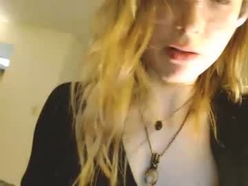 girl
        bakedmommy cam image #3347636