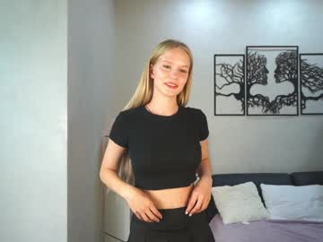 girl
        pollycilley cam image #4892007