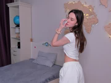 girl
        lynetgise cam image #3729949