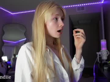 girl
        bestblondiiecb cam image #5251894
