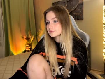 girl
        cute_siberian_girl cam image #203310
