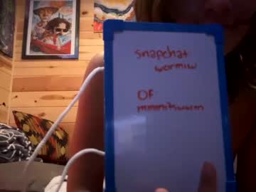 girl
        mmmitsworm cam image #3103241