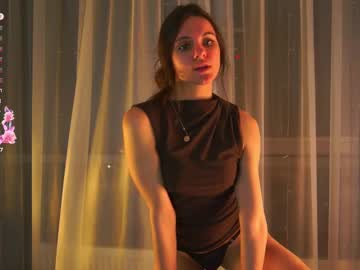 girl
        lorettadunnell cam image #6561808