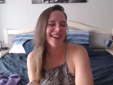 girl
        bluexstacey cam image #6622135