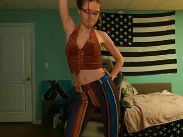 girl
        anabelleleigh cam image #7003271