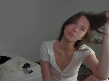 girl
        vivienne_westwoood cam image #1542383