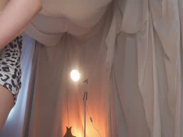 girl
        sunny_maria cam image #4155708