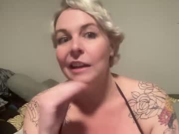 couple
        blondejj cam image #4153744