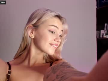 girl
        din_star cam image #1249733