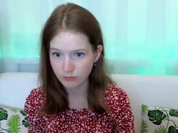 girl
        vikkroriaa cam image #4526260