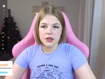 girl
        maya_blonde18 cam image #5862699