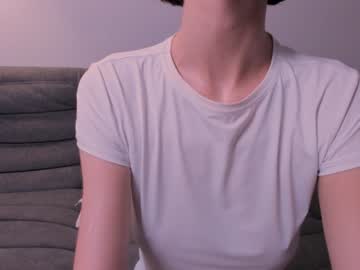 girl
        lauratanguy cam image #4963821