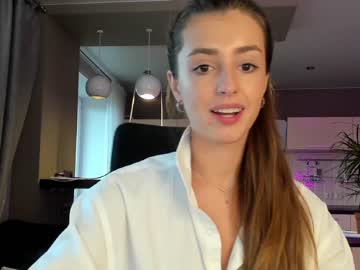 girl
        coy_amina_ cam image #186348