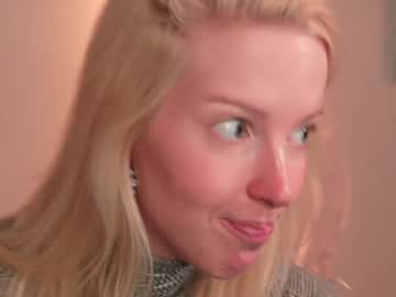 girl
        my_stella cam image #5702304