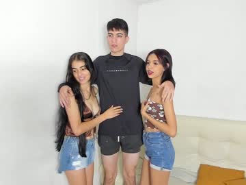 couple
        thegirls_girls cam image #592738