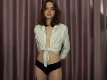 girl
        min_burgerbb cam image #3962756