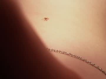 girl
        funny_to_see_you_here cam image #6890489