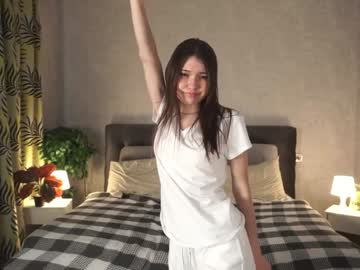 girl
        edytenderson cam image #4979068