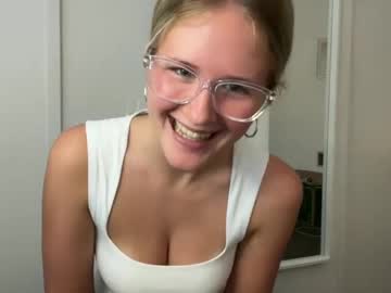 girl
        itsssosierra cam image #5319539