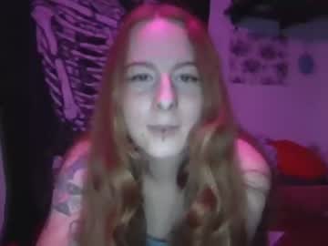 girl
        gingergardenia cam image #2831450