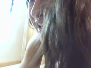 girl
        ittybitty04 cam image #1256252