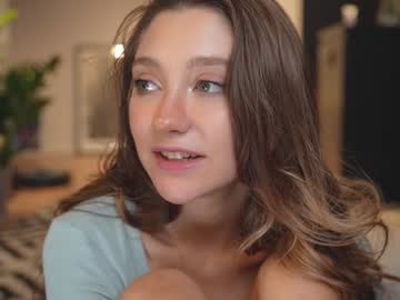 girl
        mia_elfie cam image #4847842