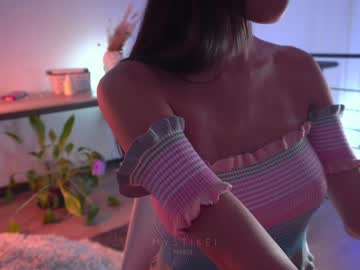 girl
        mystikei cam image #801122