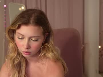 girl
        april_blush cam image #5065708