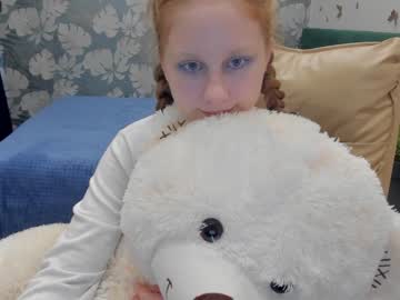 girl
        adaflowersy cam image #1931189